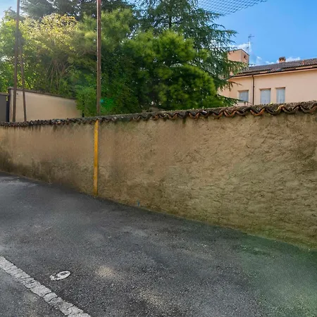 - 2min To And Station - Free Park And Wifi Apartment